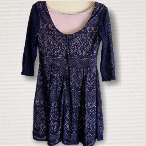 B. Darlin Juniors Lace Overlay Sleeve Party dress - Picture 8 of 8